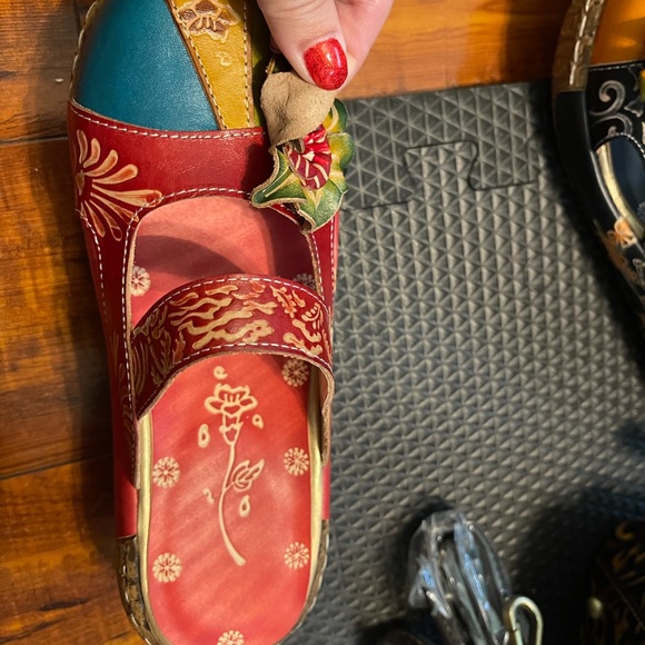 Shoes - Picture 3 of 6